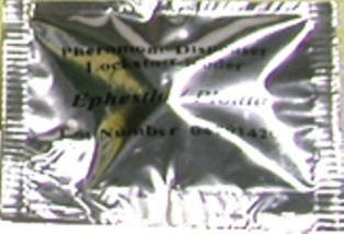 [DN0038] Mottenval-dispencers Navulling 1 st.